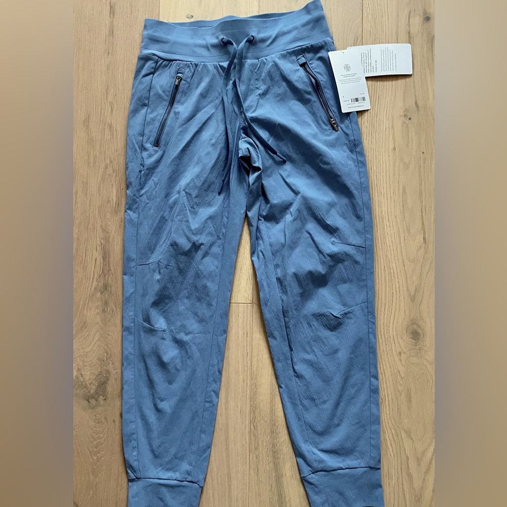 Athleta Trekkie North Jogger - NWT